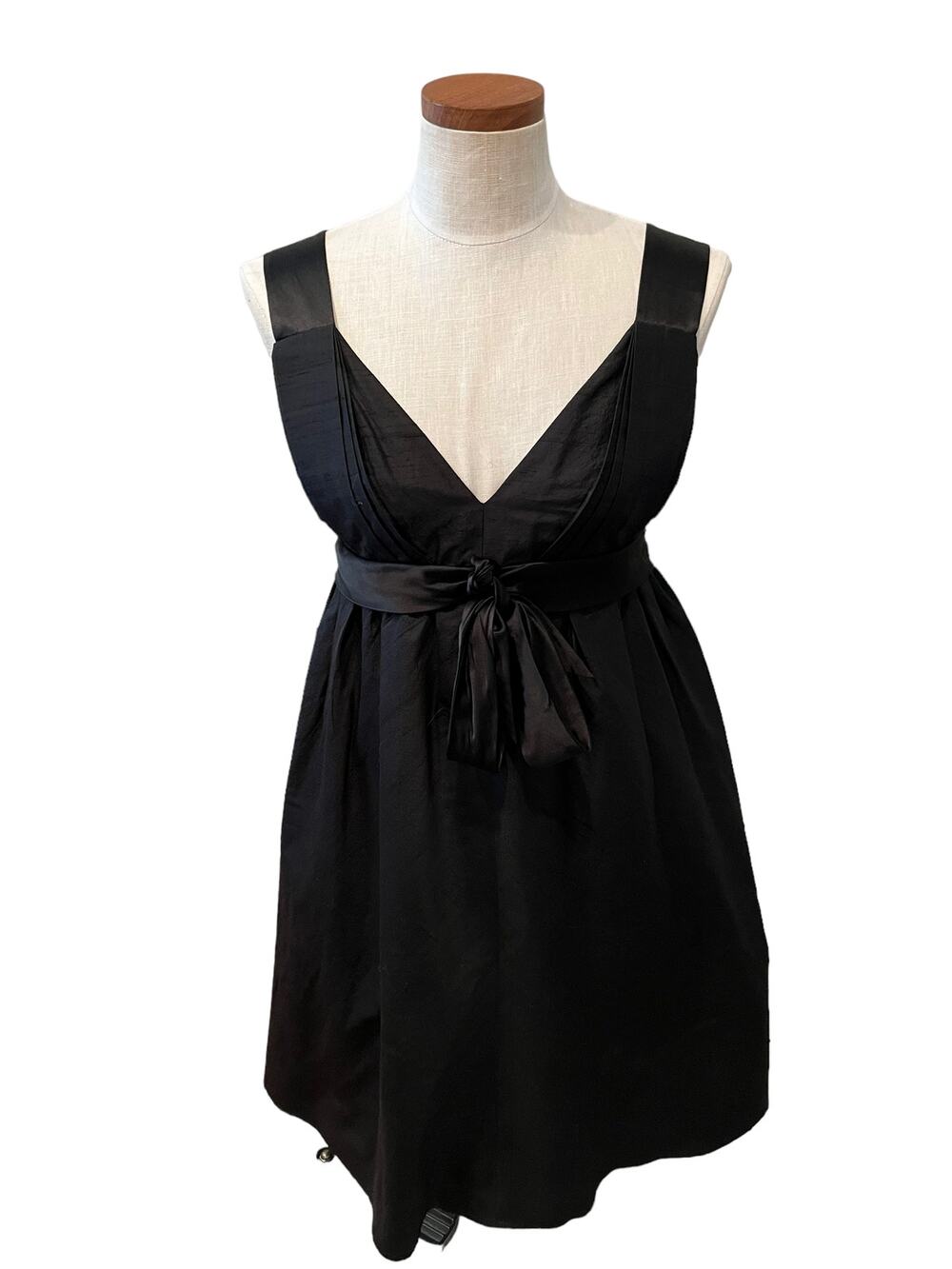 INC Dupioni Silk Sleeveless Party Dress Black LBD 4